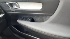 Volvo XC40 2.0 B4P Plus Dark 5dr Auto Petrol Estate